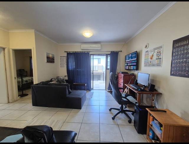 2 BEDROOM APARTMENT FOR SALE IN HARTENBOS CENTRAL